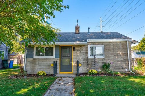 Photo of 267 Superior Street, Portage, WI 53901 (MLS # 2011752)