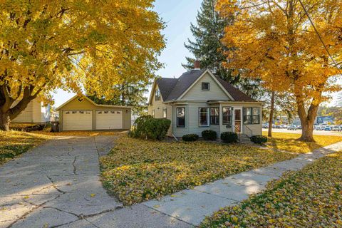 Photo of 816 11th Street, Monroe, WI 53566 (MLS # 2012098)