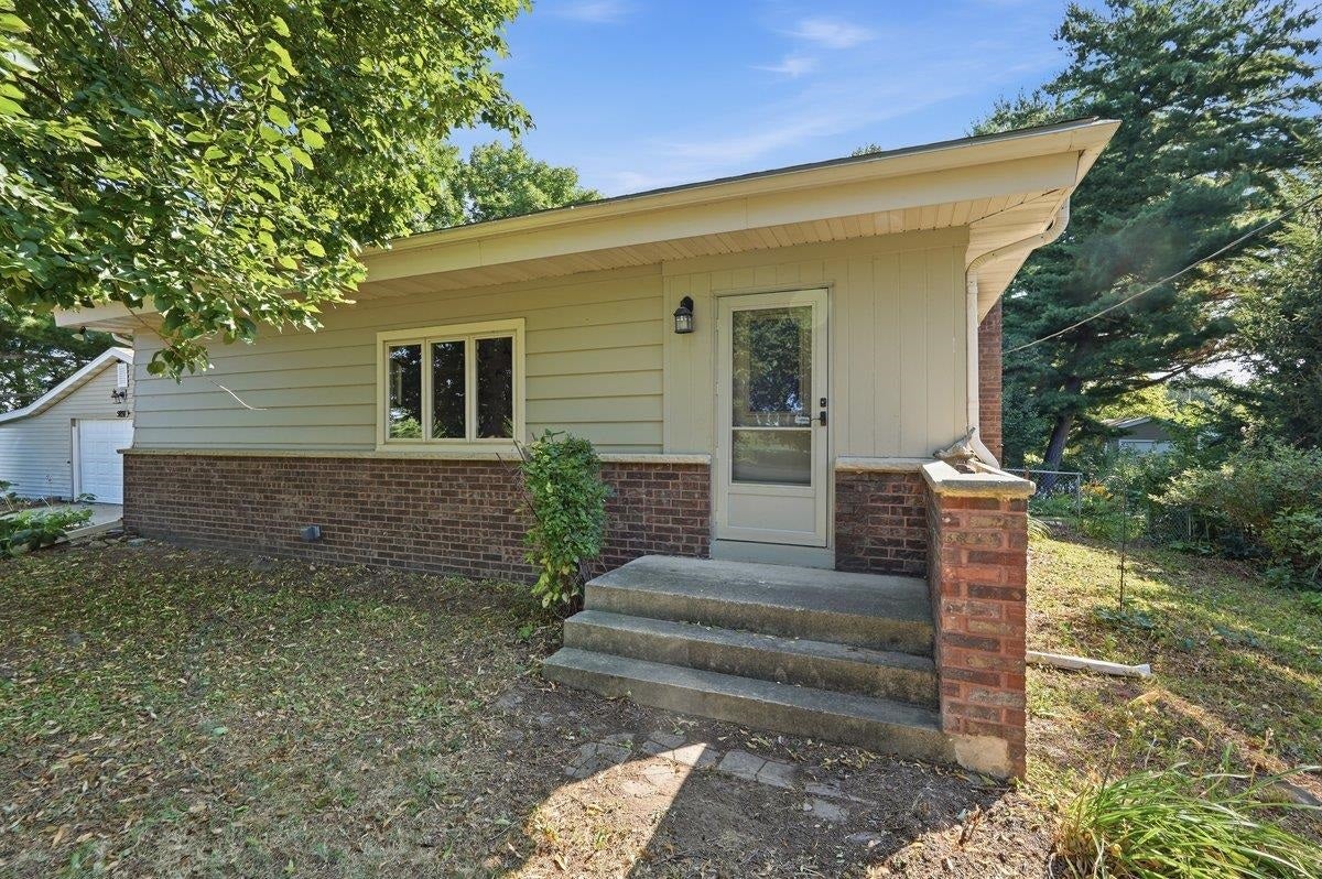 5897 County Highway CV