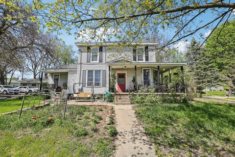 Photo of 604 9th Avenue, Baraboo, WI 53913 (MLS # 1999531)