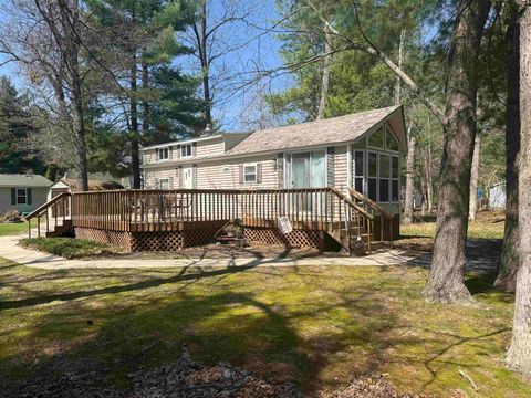 Photo of 105 Red Oak Drive, Wisconsin Dells, WI 53940 (MLS # 2021519)