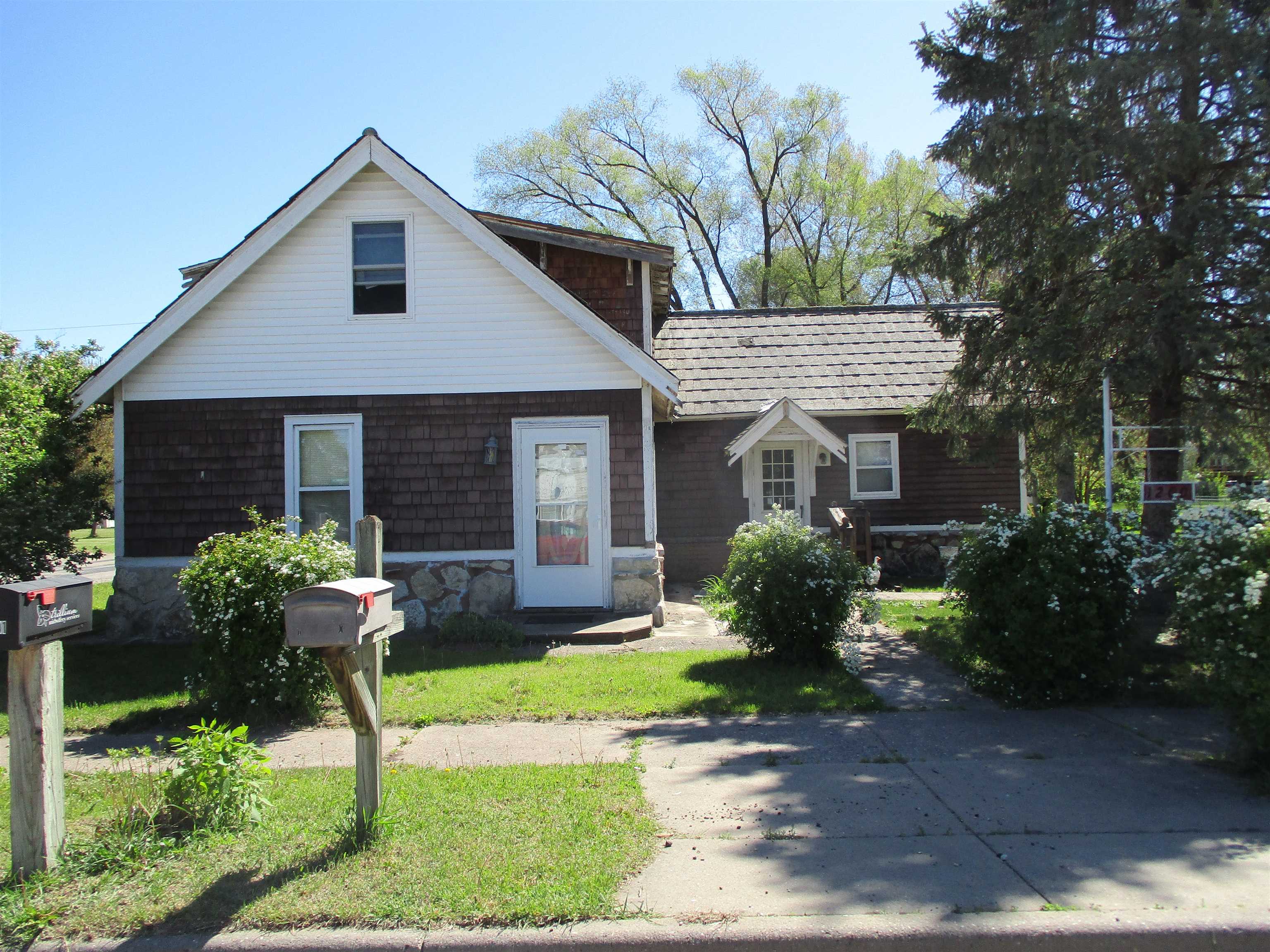 1200 S Beaumont Road - Photo 2
