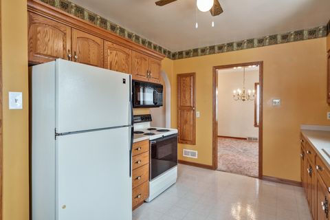 Tiny photo for 610 S Main Street, Jefferson, WI 53549 (MLS # 2013400)