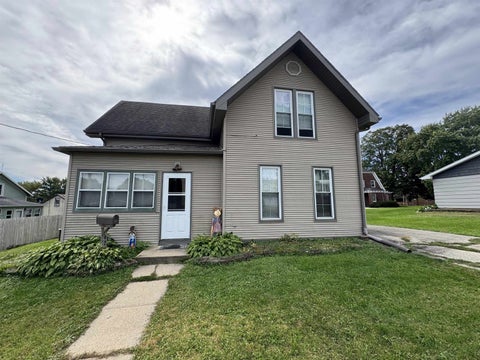 Photo of 429 E Harriet Street, Darlington, WI 53530 (MLS # 2033665)