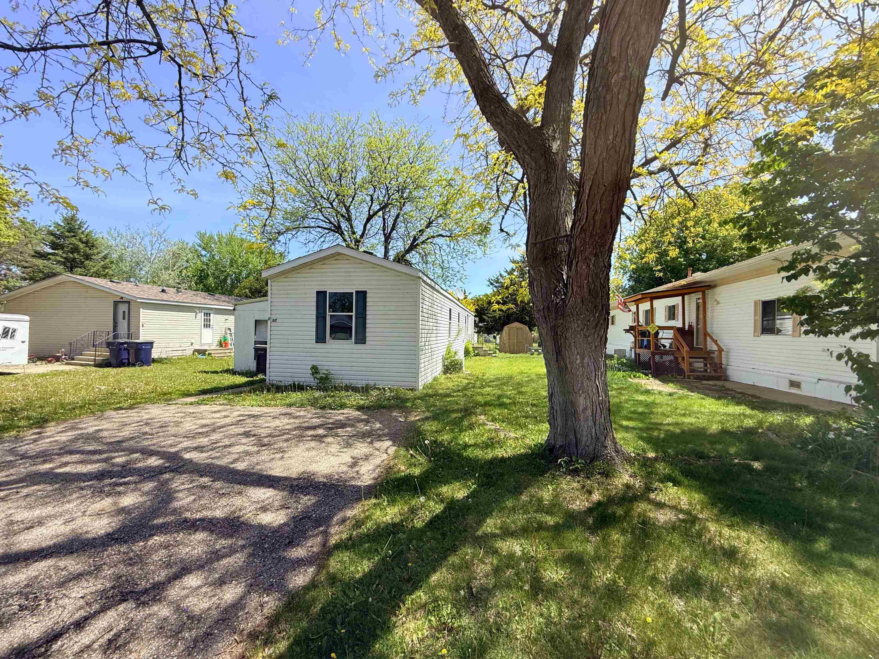 10 Lapidary Lane 10