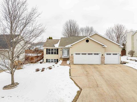 Photo of 3281 Edmonton Drive, Sun Prairie, WI 53590 (MLS # 2015902)