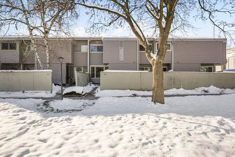 Photo of 514 East Bluff, Madison, WI 53704 (MLS # 2013436)