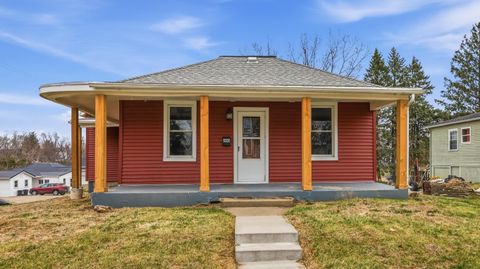 Photo of 480 W Cedar Street, Platteville, WI 53808 (MLS # 2019606)