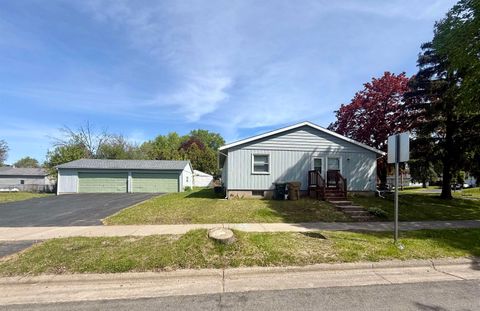 Photo of 814-816 Acewood Boulevard, Madison, WI 53714 (MLS # 2022845)