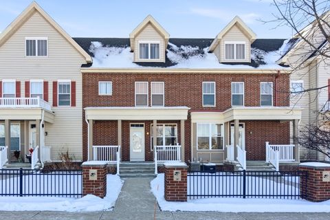 Photo of 14 S Gardens Way, Fitchburg, WI 53711 (MLS # 2015527)