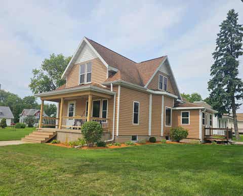 Photo of 3154 N Hancock Street, Dodgeville, WI 53533 (MLS # 2030351)