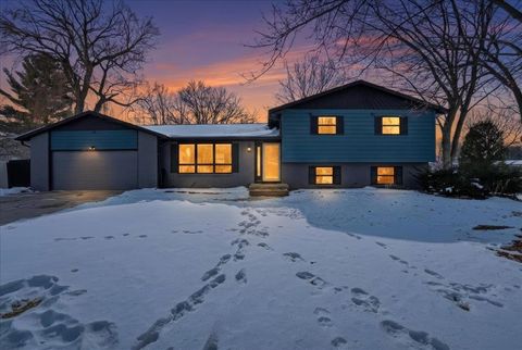 Photo of 1515 Calico Lane, Sun Prairie, WI 53590 (MLS # 2015687)