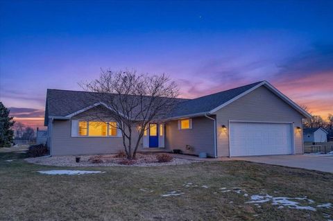Photo of N4178 Country Club Drive, Brodhead, WI 53520 (MLS # 2018166)