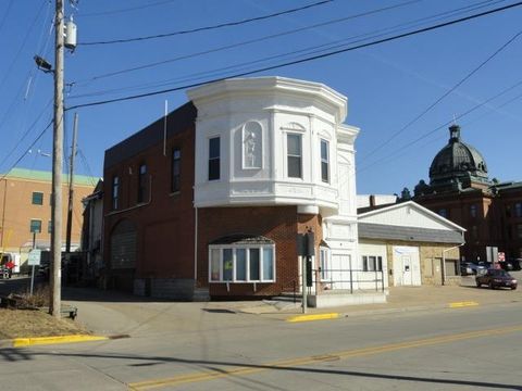 Photo of 217 W Cherry St, Lancaster, WI 53813 (MLS # 1995302)