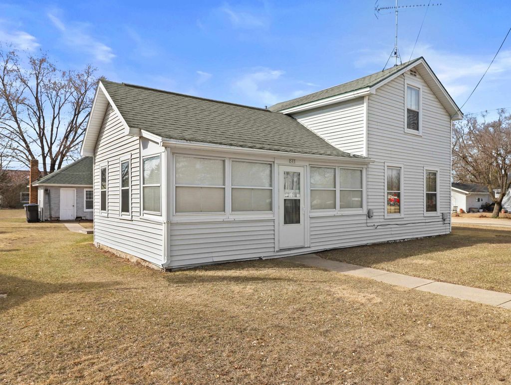 Photo for 505 S Howard Street, Princeton, WI 54968 (MLS # 1993304)