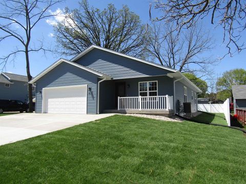 627 N Pearl Street, Janesville, WI 53548 - #: 1999131