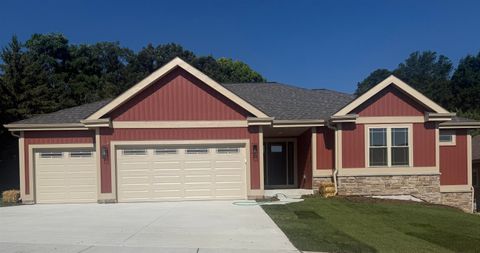 Photo of 3 Savannah Parkway, Deerfield, WI 53531 (MLS # 2028692)