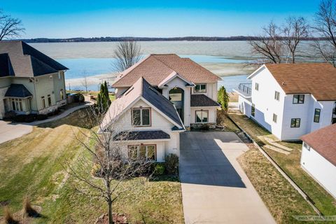Photo of 5728 Lake Edge Road, McFarland, WI 53558 (MLS # 2018541)
