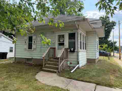 Photo of 1734 Fayette Avenue, Beloit, WI 53511 (MLS # 2028875)
