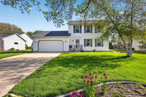 Photo of 668 Ruxton Ridge Drive, Sun Prairie, WI 53590 (MLS # 2022665)