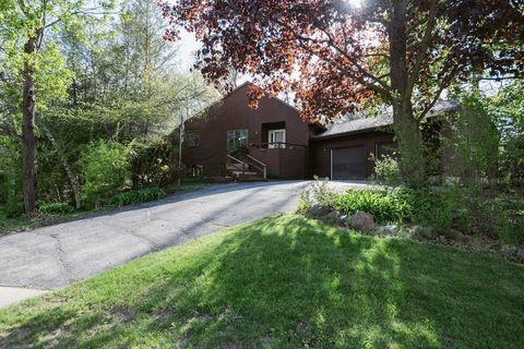 Photo of 1815 Royal Oaks Drive, Janesville, WI 53548 (MLS # 2022799)