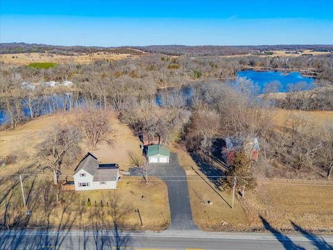N7609 Highway 44, Pardeeville, WI 53954 - #: 1995849