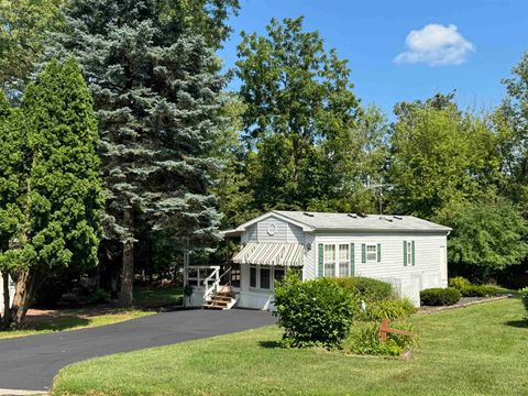Photo of 420 Skyline Drive, Edgerton, WI 53534 (MLS # 2006696)