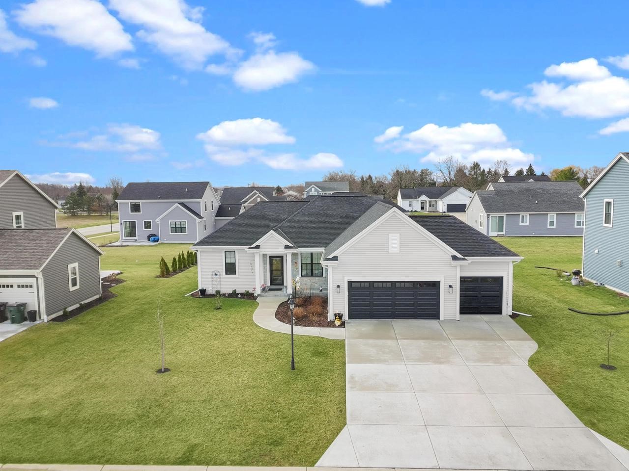 Photo 1 of 35 — 2689 Mapleton Avenue, East Troy, WI 53120