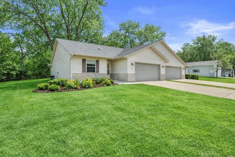 Photo of 630 Riverview Court, Jefferson, WI 53549 (MLS # 2019272)