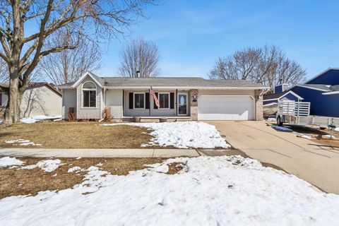 Photo of 1008 Eric Lane, Waunakee, WI 53597 (MLS # 2018922)