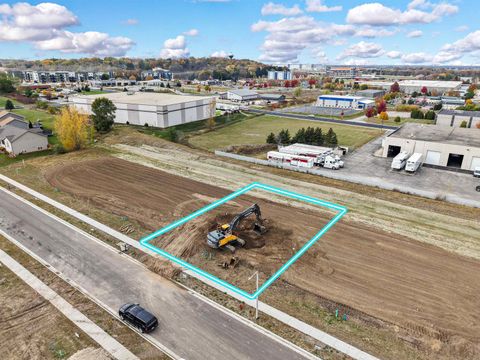 Photo of 300 Michelle Lane, Cottage Grove, WI 53527 (MLS # 2018679)