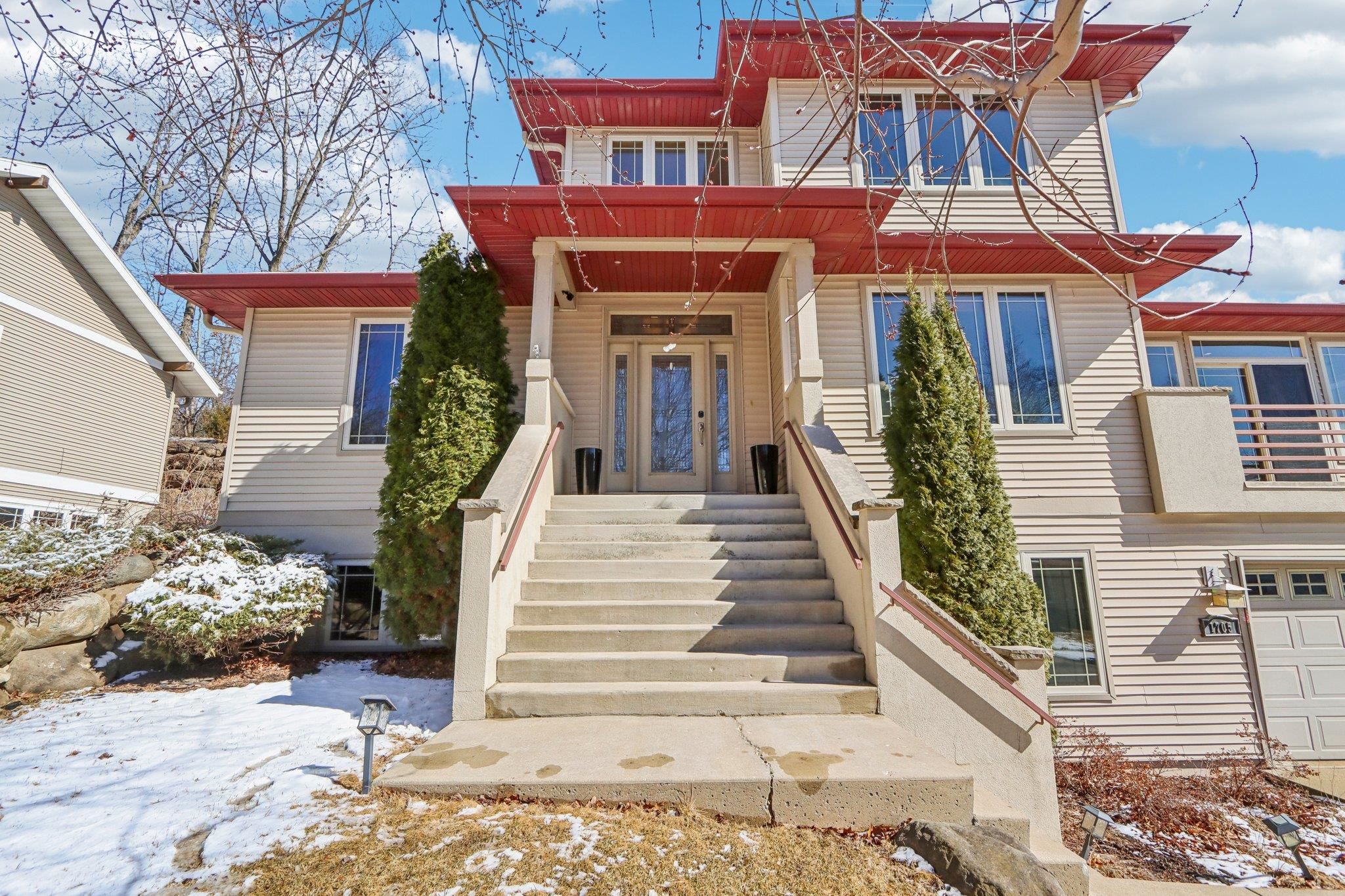 Madison, Wisconsin 53719, United States, 4 Bedrooms Bedrooms, ,3 BathroomsBathrooms,Residential,Active,87168