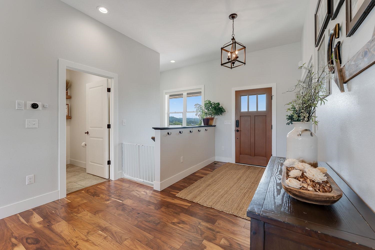 Hillsboro, Wisconsin 54634, United States, 5 Bedrooms Bedrooms, ,4 BathroomsBathrooms,Residential,Active,190994