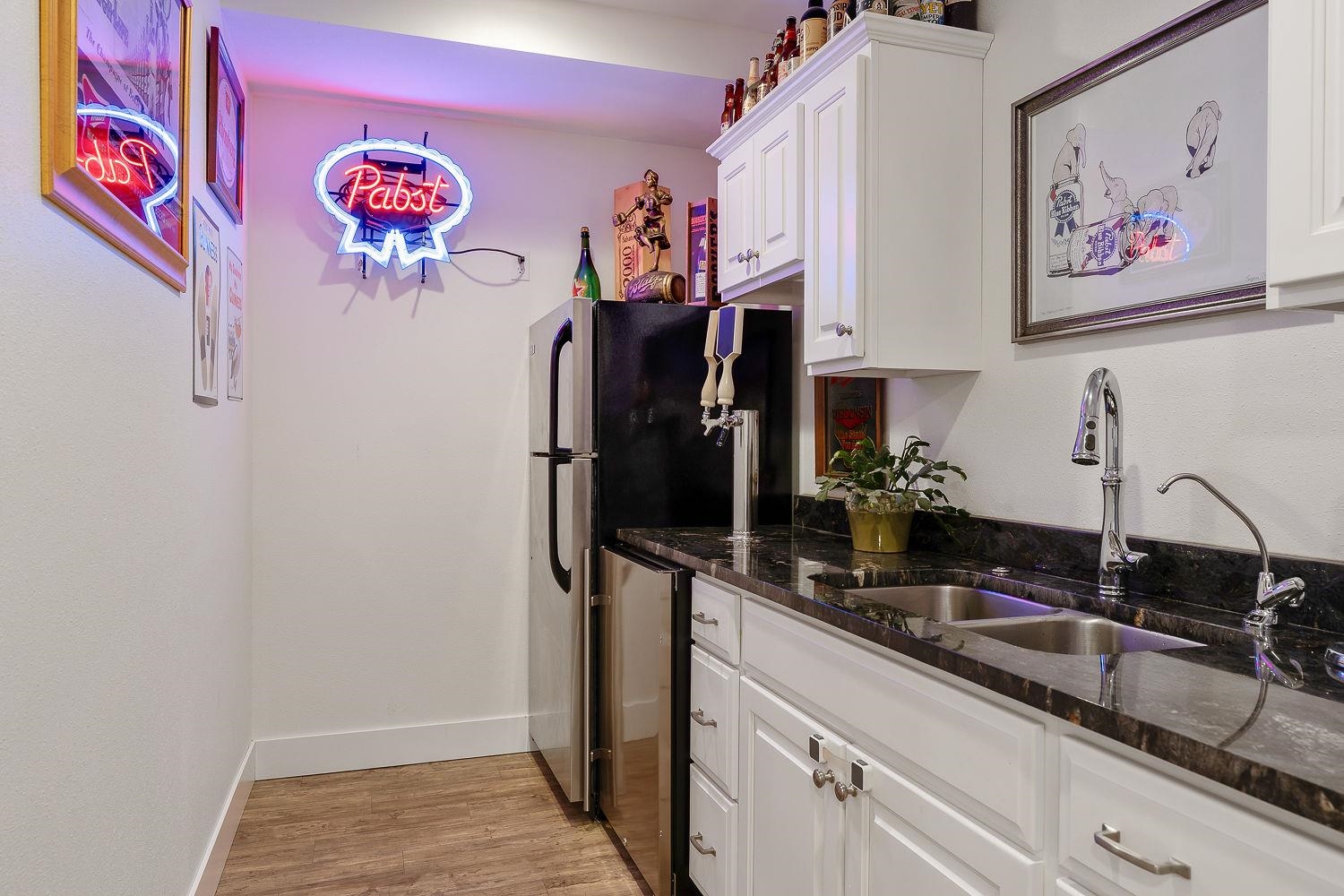 Hillsboro, Wisconsin 54634, United States, 5 Bedrooms Bedrooms, ,4 BathroomsBathrooms,Residential,Active,190994