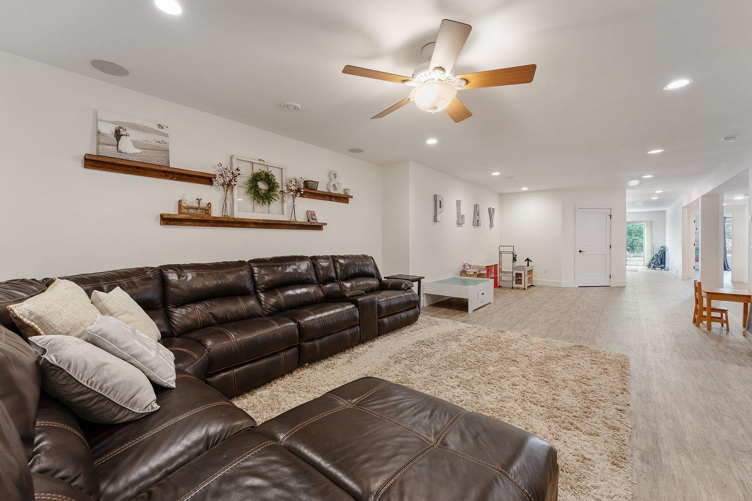 Hillsboro, Wisconsin 54634, United States, 5 Bedrooms Bedrooms, ,4 BathroomsBathrooms,Residential,Active,190994