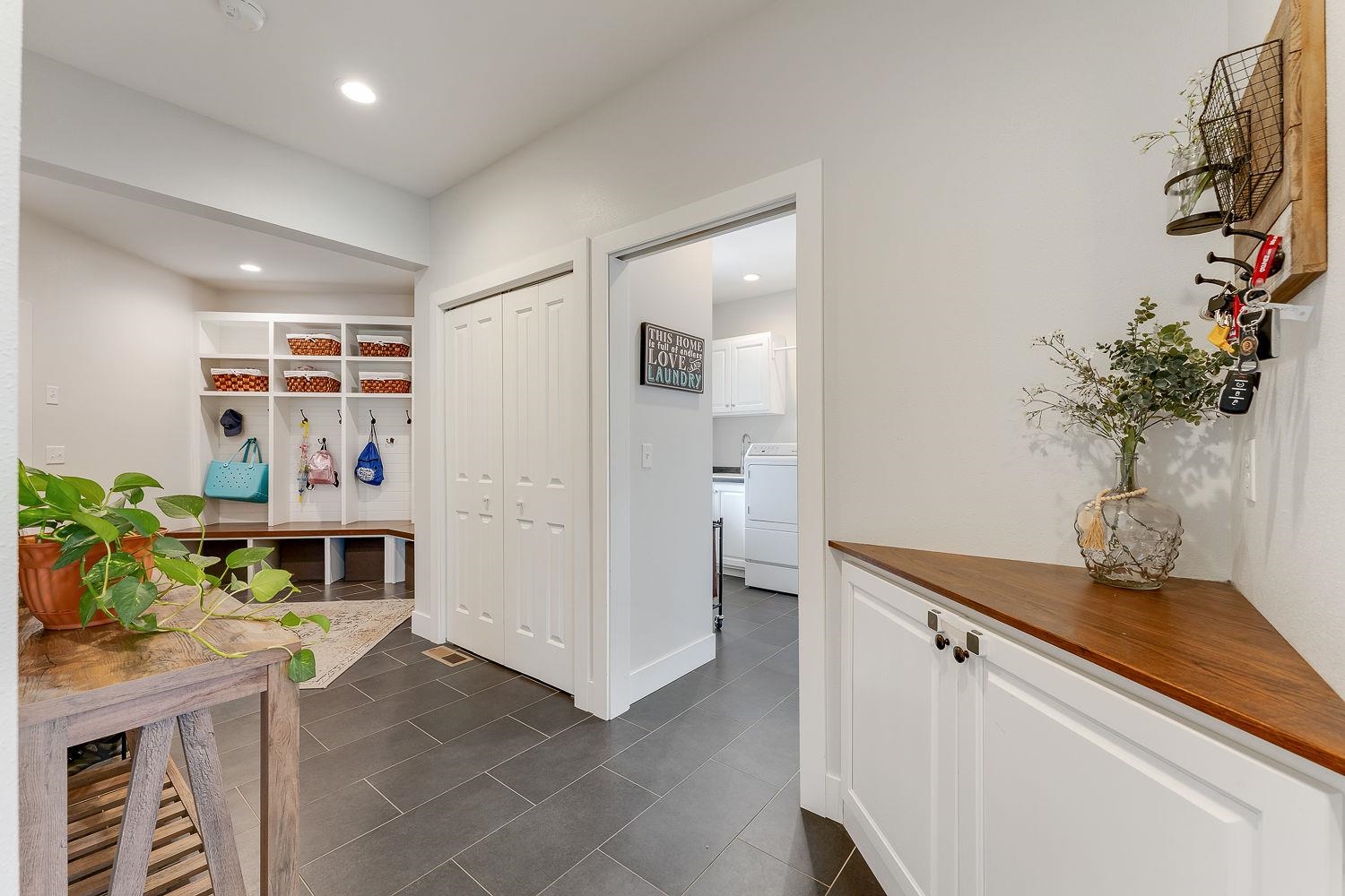 Hillsboro, Wisconsin 54634, United States, 5 Bedrooms Bedrooms, ,4 BathroomsBathrooms,Residential,Active,190994