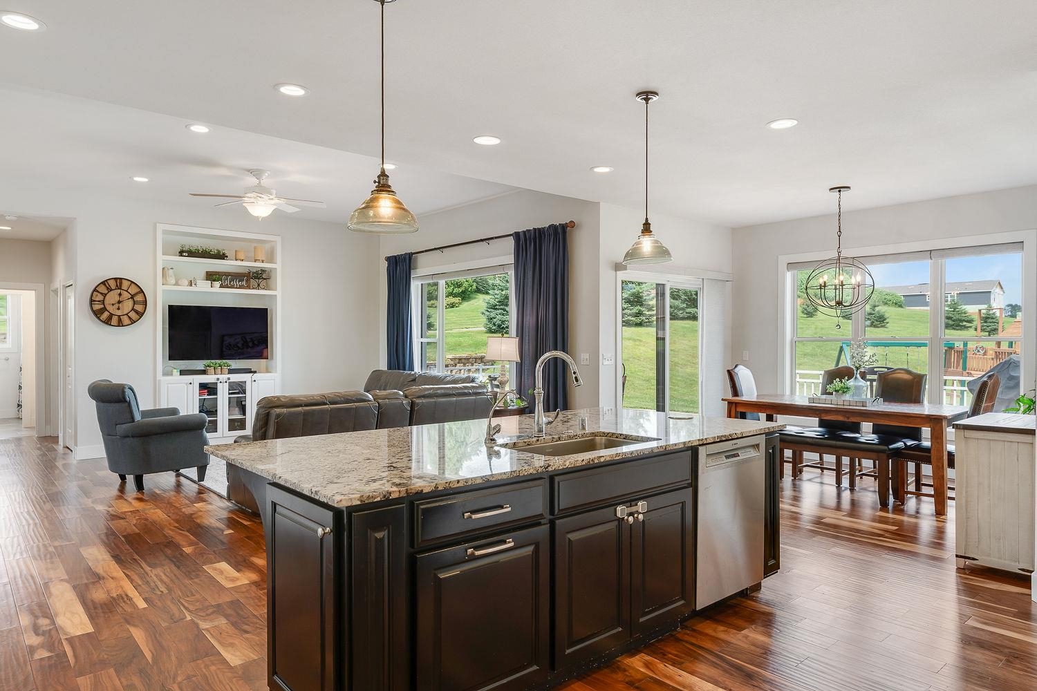 Hillsboro, Wisconsin 54634, United States, 5 Bedrooms Bedrooms, ,4 BathroomsBathrooms,Residential,Active,190994