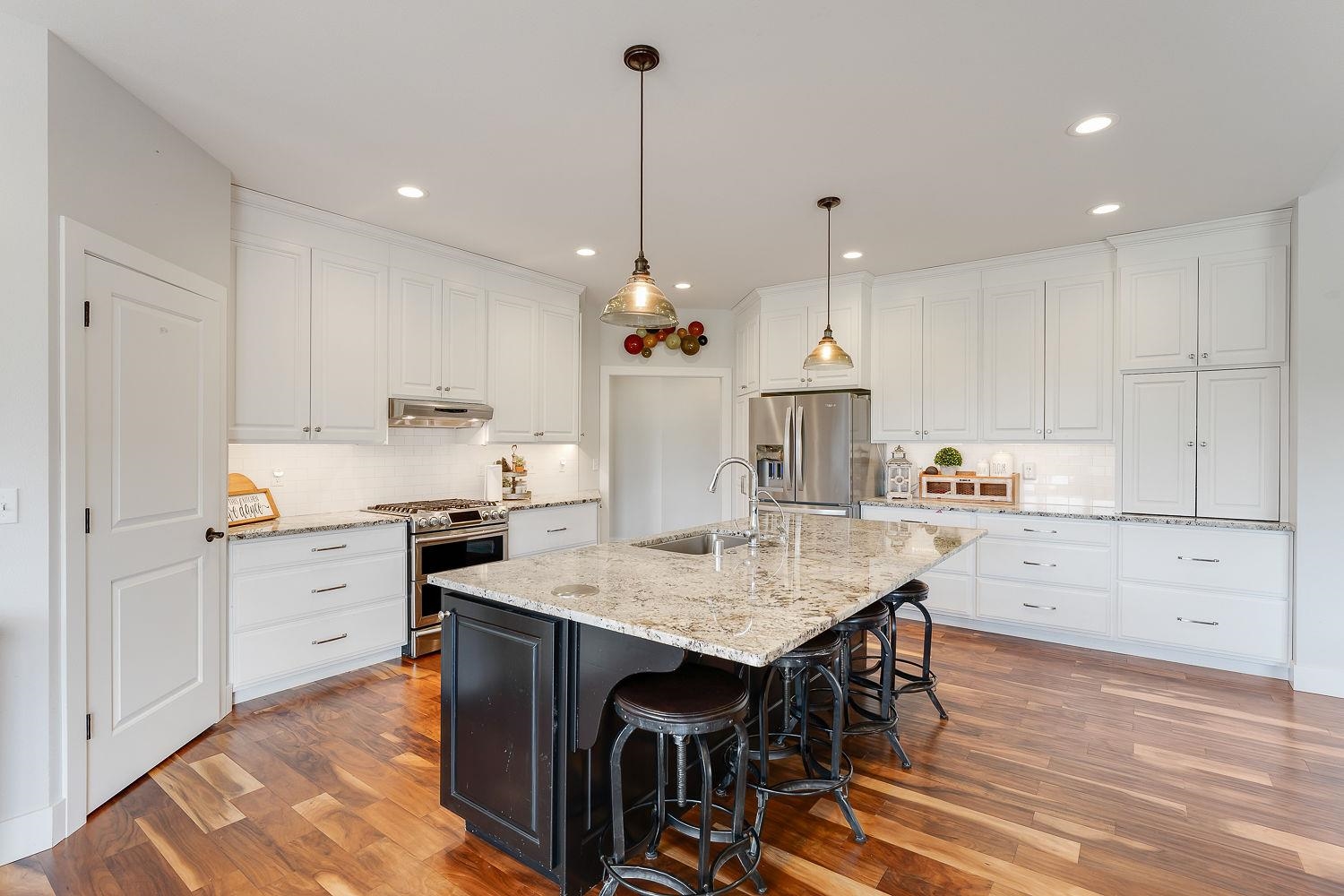 Hillsboro, Wisconsin 54634, United States, 5 Bedrooms Bedrooms, ,4 BathroomsBathrooms,Residential,Active,190994