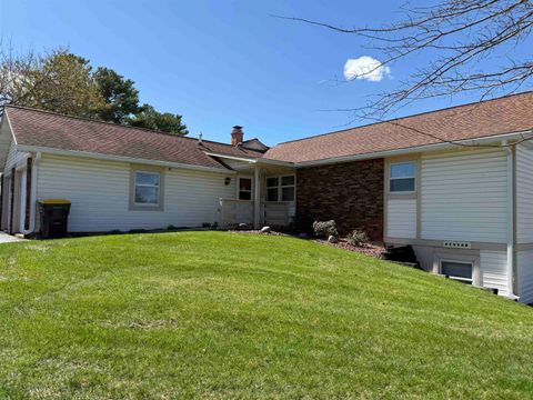 Photo of 401 Butts Avenue 1D #1D, Tomah, WI 54660 (MLS # 2020973)