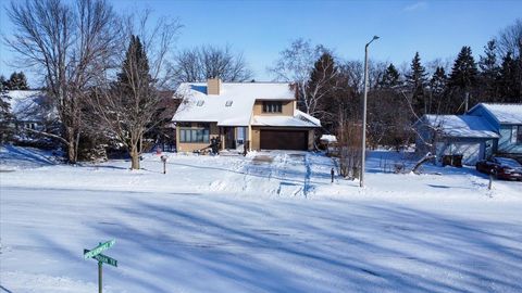 Photo of 400 Old Indian Trail, DeForest, WI 53532 (MLS # 2015271)