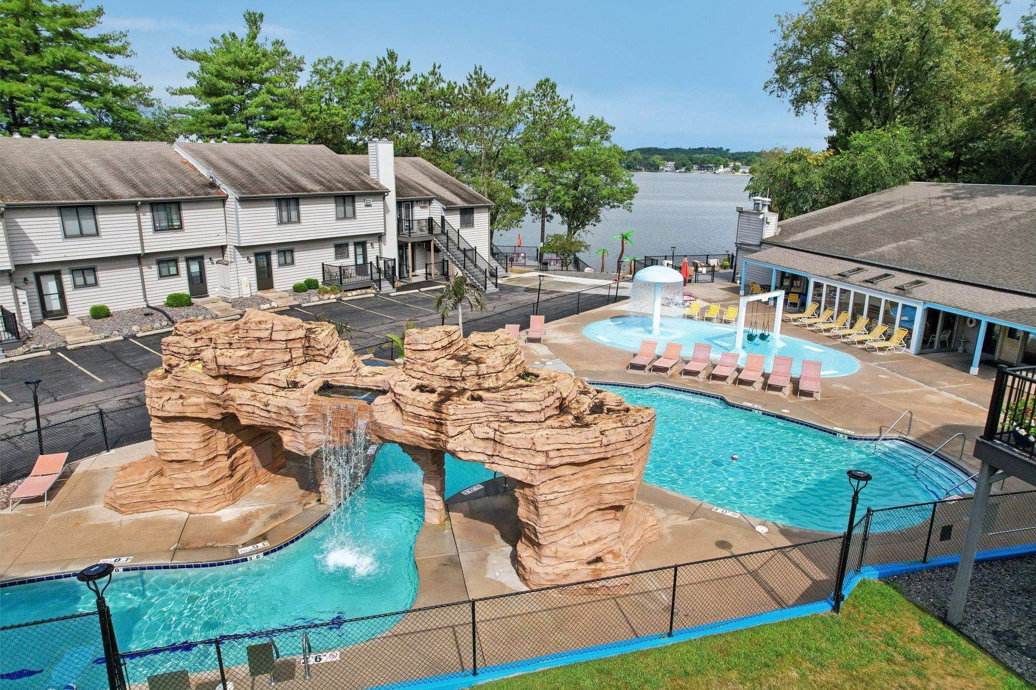 Wisconsin Dells, Wisconsin 53965, United States, 2 Bedrooms Bedrooms, ,2 BathroomsBathrooms,Residential,Active,45814