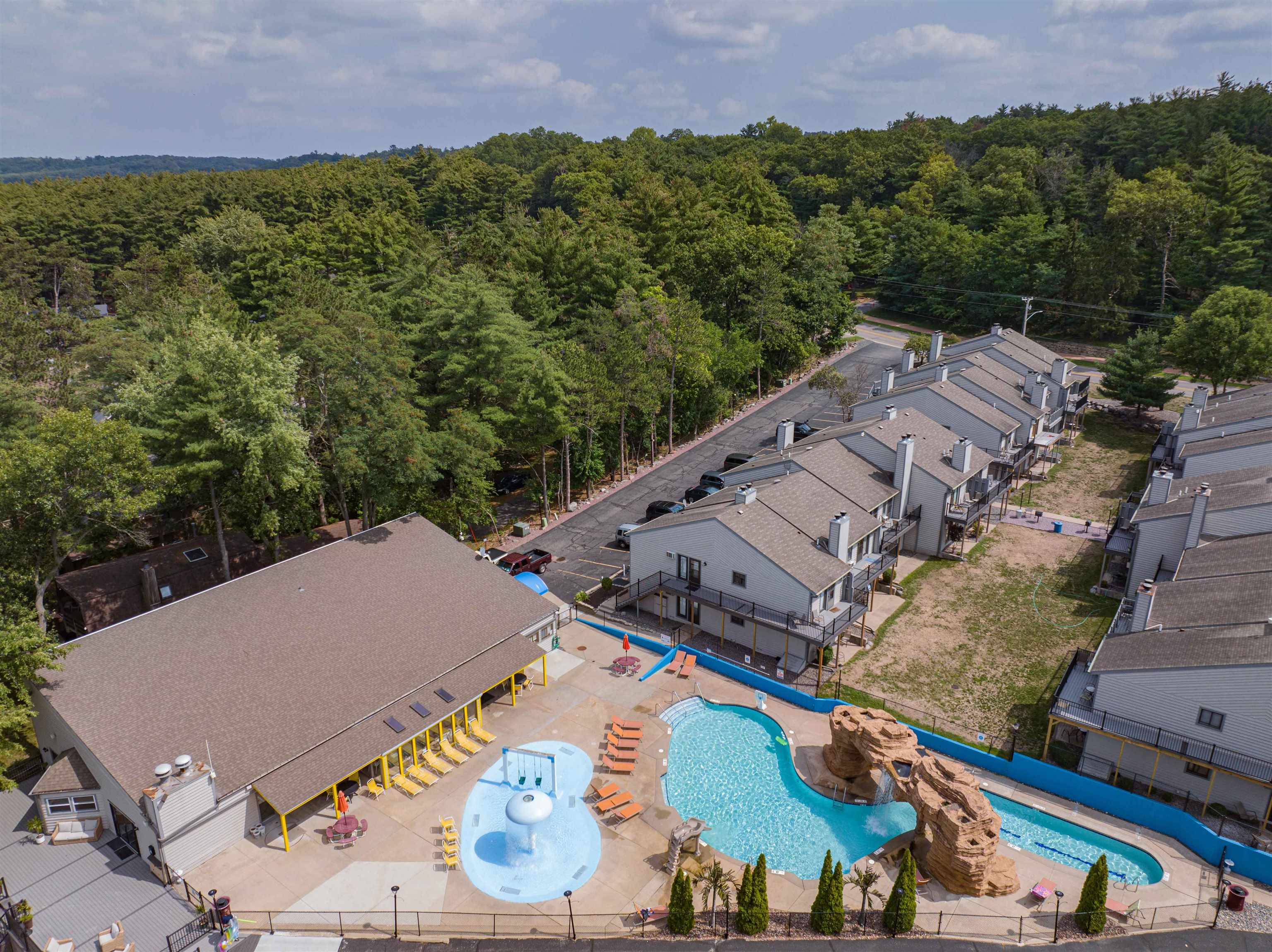 Wisconsin Dells, Wisconsin 53965, United States, 2 Bedrooms Bedrooms, ,2 BathroomsBathrooms,Residential,Active,45814