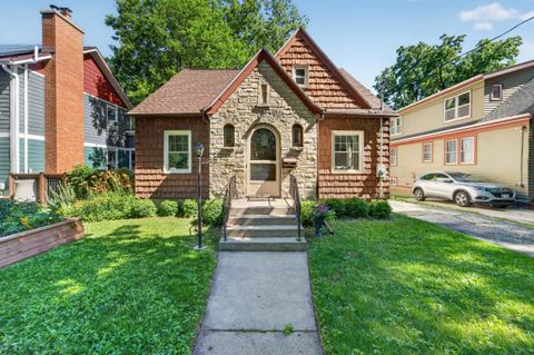 Photo of 2626 Chamberlain Avenue, Madison, WI 53705 (MLS # 2027550)
