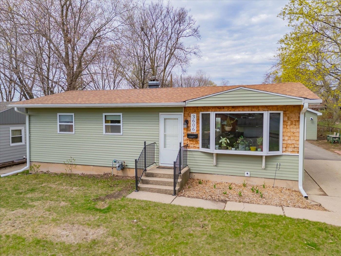 3606 Dryden Drive