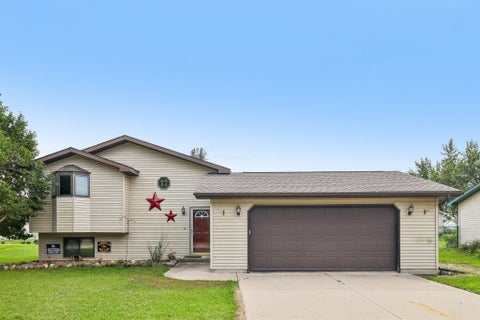Photo of 305 W Lafollette Street, Pardeeville, WI 53954 (MLS # 2032791)
