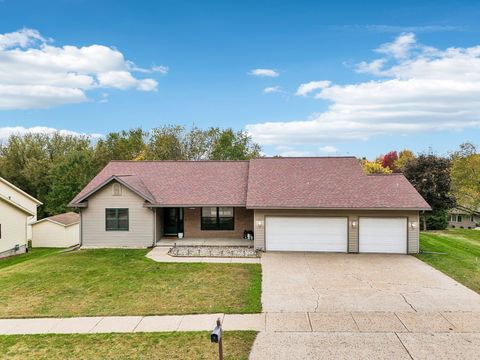 Photo of 2201 Winfield Drive, Reedsburg, WI 53959 (MLS # 2010822)