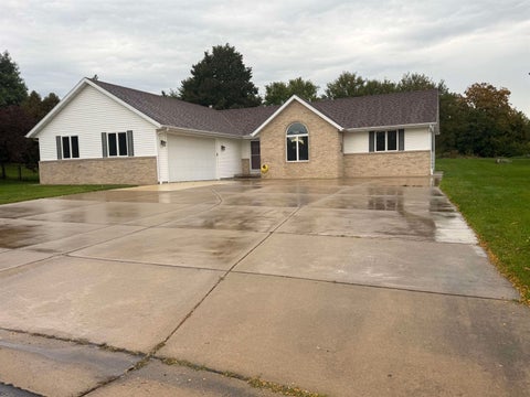Photo of 1204 Navaho Court, Fort Atkinson, WI 53538 (MLS # 2034209)