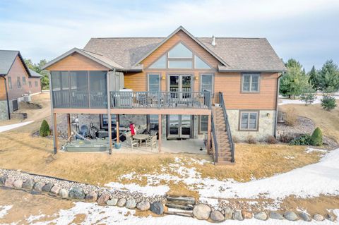 N8111 Castaway Drive, New Lisbon, WI 53950 - #: 1994225