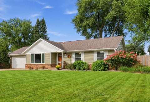 Photo of 753 Chelsea Place, Janesville, WI 53546 (MLS # 2032544)