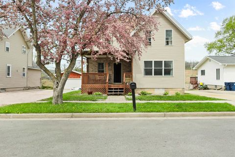 Photo of 231 N Main Street, Deerfield, WI 53531 (MLS # 2021864)